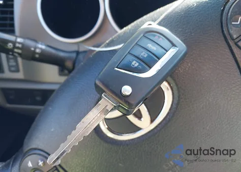 2011 Toyota Sequoia Limited 5.7L V8 z USA, uszkodzony, nr VIN 5TDKY5G18BS031655